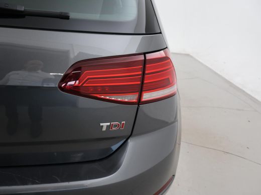 Volkswagen Golf 1.6 TDI 5-DEURS *BTW* + APPLE CARPLAY | TREKHAAK | DAB+ | NAVIGATIE ActivLease financial lease