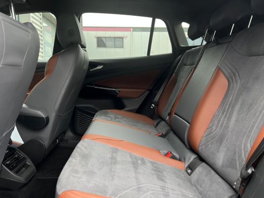 Volkswagen ID.4 First 204 pk 77 kWh | Achteruitrijcamera | Apple Carplay/Android Auto|telefoonintegratie premium ... ActivLease financial lease