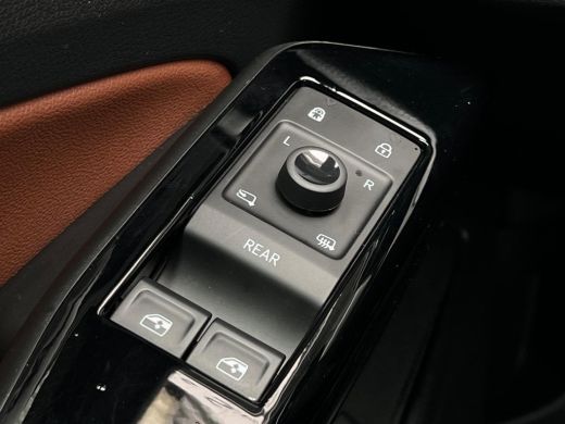 Volkswagen ID.4 First 204 pk 77 kWh | Achteruitrijcamera | Apple Carplay/Android Auto|telefoonintegratie premium ... ActivLease financial lease