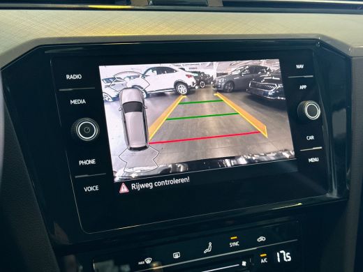 Volkswagen Passat Variant 1.5 150pk TSI Business | Navigatiesysteem | Elektrisch bedienbare achterklep | App Connect | ActivLease financial lease
