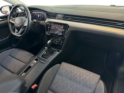 Volkswagen Passat Variant 1.5 150pk TSI Business | Navigatiesysteem | Elektrisch bedienbare achterklep | App Connect | ActivLease financial lease