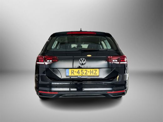 Volkswagen Passat Variant 1.5 150pk TSI Business | Navigatiesysteem | Elektrisch bedienbare achterklep | App Connect | ActivLease financial lease