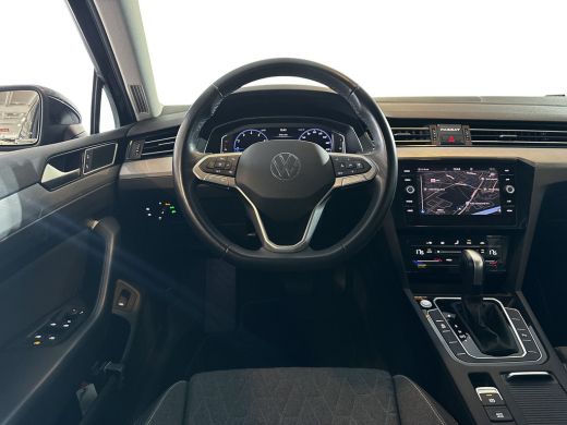 Volkswagen Passat Variant 1.5 150pk TSI Business | Navigatiesysteem | Elektrisch bedienbare achterklep | App Connect | ActivLease financial lease