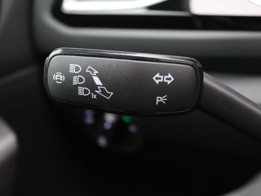 Volkswagen T-Roc Cabrio 1.5 TSI R-Line 150PK DSG Adaptieve Cruise Controle, Stoel-Stuurverwarming, Side Assist, Navi, Par... ActivLease financial lease