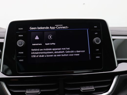 Volkswagen T-Roc 1.5 TSI R-Line 150PK DSG Adaptieve Cruise Controle, Stoel-Stuurverwarming, Side Assist, Navi, Par... ActivLease financial lease