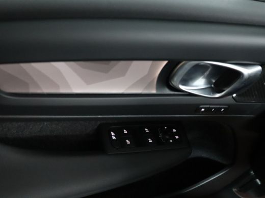 Volvo  C40 Twin Ultimate | IntelliSafe Surround | Warmtepomp | Harman Kardon | Visual Park Assist (incl. 360... ActivLease financial lease