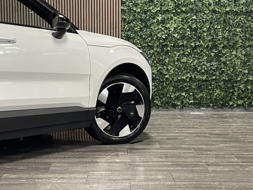 Volvo  EX30 Single Motor Extended Range Ultra | 360° Camera | Panoramadak | Harman Kardon | Elektrische voors... ActivLease financial lease