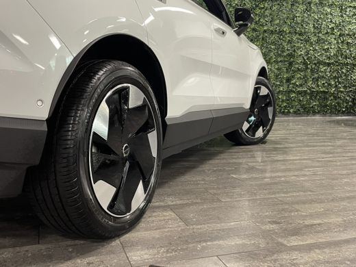 Volvo  EX30 Single Motor Extended Range Ultra | 360° Camera | Panoramadak | Harman Kardon | Elektrische voors... ActivLease financial lease