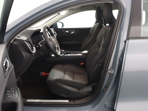 Volvo  V60 B3 Essential Edition | Stoel & stuurwielverwarming | Trekhaak | Parkassist camera | DAB+ | ActivLease financial lease