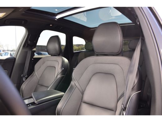 Volvo  XC60 T6 AWD R-Design | PineGrey | HeadUp | PanoramaDak | Camera ActivLease financial lease