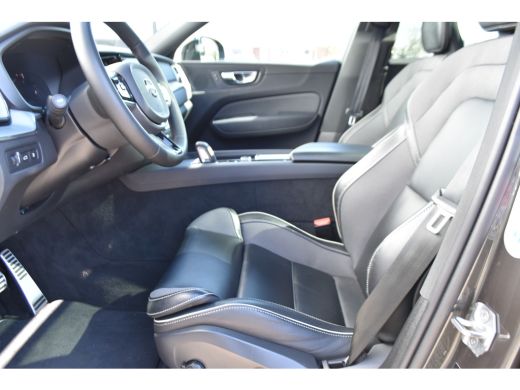 Volvo  XC60 T6 AWD R-Design | PineGrey | HeadUp | PanoramaDak | Camera ActivLease financial lease