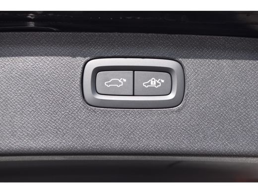Volvo  XC90 Volvo T8 Recharge AWD Ultimate Dark | Massage | Luchtvering | B&WAudio | NIEUW! ActivLease financial lease