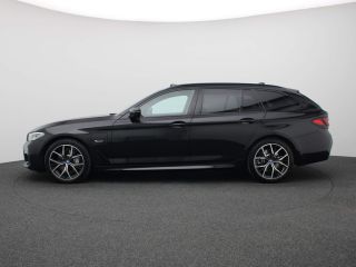 BMW 5 Serie Touring 530e xDrive M-Sport 292PK AUT8 Keyless, Surround Camera, Head-Up Display, Hifi, Panoramad...