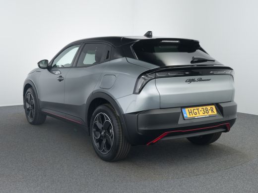Alfa Romeo Junior Elettrica Speciale 54 kWh | Achteruitrijcamera | Airco (automatisch) | Apple Carplay/Android Auto... ActivLease financial lease