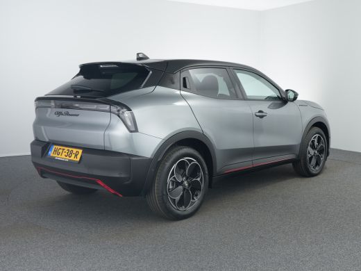 Alfa Romeo Junior Elettrica Speciale 54 kWh | Achteruitrijcamera | Airco (automatisch) | Apple Carplay/Android Auto... ActivLease financial lease