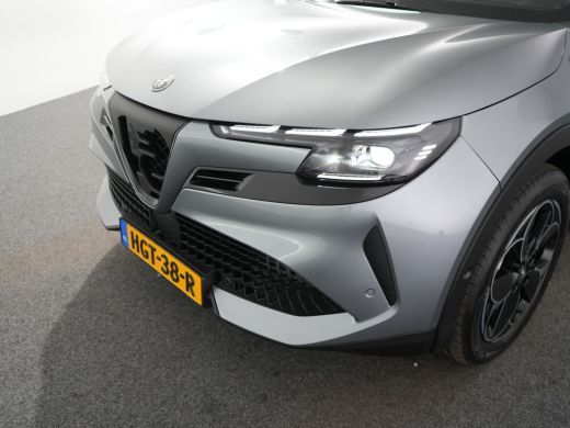 Alfa Romeo Junior Elettrica Speciale 54 kWh | Achteruitrijcamera | Airco (automatisch) | Apple Carplay/Android Auto... ActivLease financial lease
