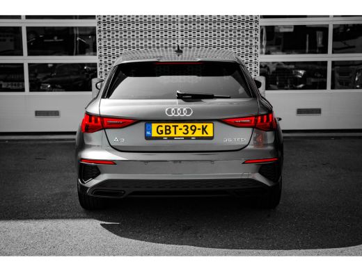 Audi A3 Sportback Audi 35 TFSI 150pk S edition | Extra getint glas | Lichtmetalen velgen 5-spaaks 18" ActivLease financial lease