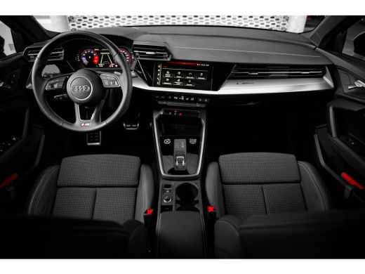 Audi A3 Sportback Audi 35 TFSI 150pk S edition | Extra getint glas | Lichtmetalen velgen 5-spaaks 18" ActivLease financial lease