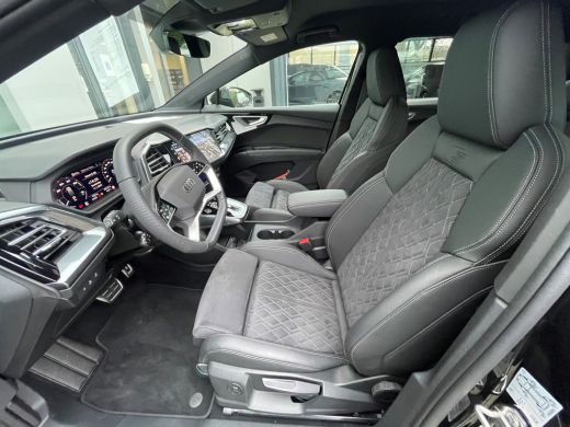Audi Q4 e-tron 45 S Edition 82 kWh Comfortpakket | Asssistentiepakket plus | 21 inch velgen Keyless entry | Priv... ActivLease financial lease