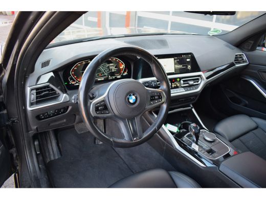 BMW 3 Serie Touring 318i High Executive | Apple CarPlay | Half Leer | Virtual | Stoelverwarming ActivLease financial lease