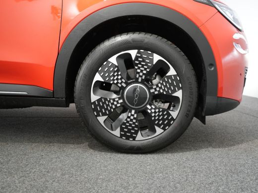 Fiat 600E Fiat La Prima Automaat ActivLease financial lease
