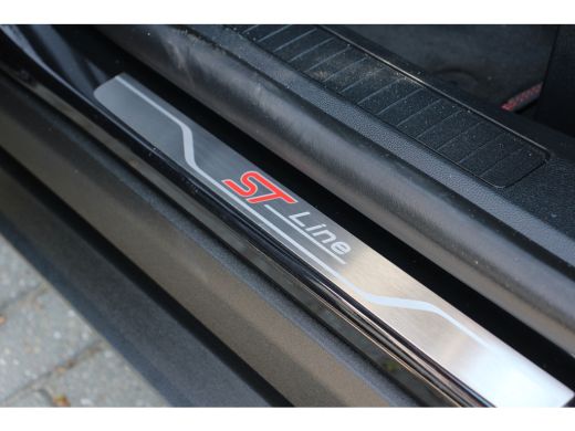 Ford Kuga ST-Line X 2.5 PHEV | NAVI | LEDER | WINTERPACK | HEAD UP DISPLAY | 360 CAMERA + SENSOREN | DRIVER... ActivLease financial lease