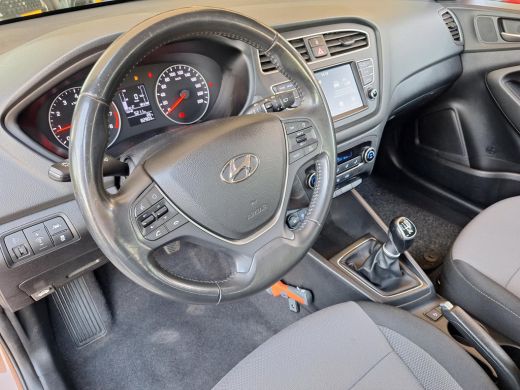 Hyundai i20 1.0 T-GDI Comfort | Rijklaarprijs! | Trekhaak 1000kg! | Climate Control | Cruise Control | Apple ... ActivLease financial lease