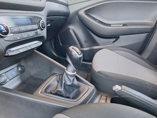 Hyundai i20 1.0 T-GDI Comfort | Rijklaarprijs! | Trekhaak 1000kg! | Climate Control | Cruise Control | Apple ... ActivLease financial lease