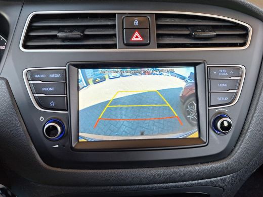 Hyundai i20 1.0 T-GDI Comfort | Rijklaarprijs! | Trekhaak 1000kg! | Climate Control | Cruise Control | Apple ... ActivLease financial lease