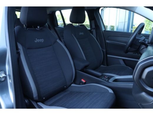 Jeep Avenger Jeep Longitude Business Pack 54 kWh | Stoelverwarming | Cruise Control | Navigatie | Sensoren ach... ActivLease financial lease