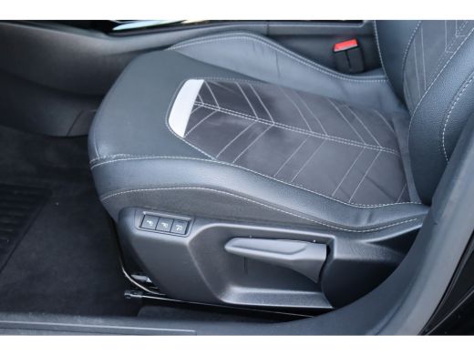 Opel Mokka Opel 1.2 TURBO 130PK ULTIMATE AUTOMAAT / NAVI / LEDER / CLIMA / LED / PDC / 18" LMV / CAMERA / KE... ActivLease financial lease
