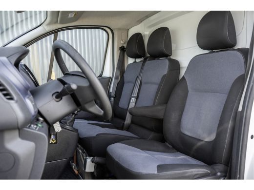 Opel Vivaro 1.6 CDTI L2H1 125PK | 3-Zits | Inrichting | Omvormer | Camera | Navigatie | Cruise | Airco | PDC ... ActivLease financial lease
