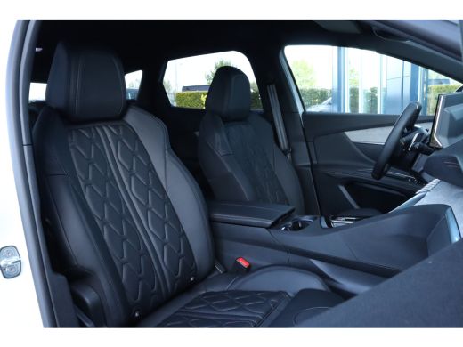 Peugeot 3008 Peugeot 1.6 HYbrid 225 GT Pack | Adaptieve Cruise | Nappa Leder | 360' Camera | Stoelverwarming |... ActivLease financial lease