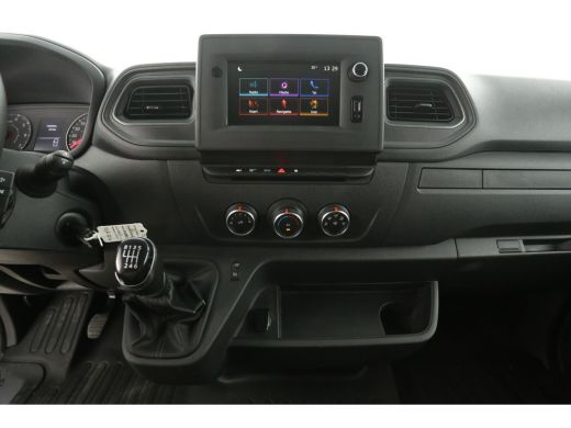 Renault Master T35 2.3 dCi L2H2 180PK Airco Camera Carplay Cruise Navigatie PDC 3 Persoons Elektrpakket ActivLease financial lease