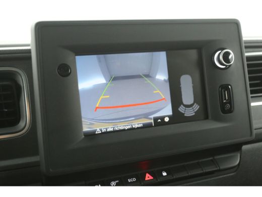 Renault Master T35 2.3 dCi L2H2 180PK Airco Camera Carplay Cruise Navigatie PDC 3 Persoons Elektrpakket ActivLease financial lease