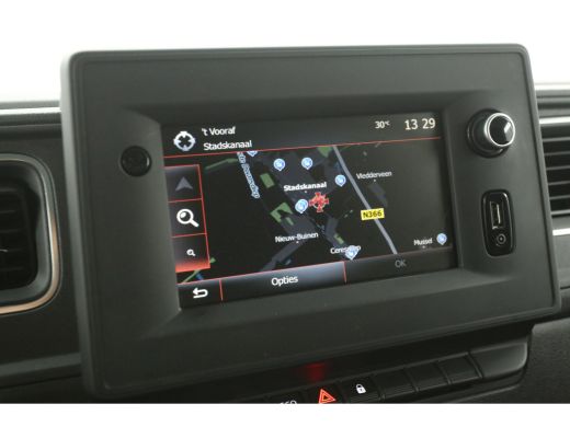 Renault Master T35 2.3 dCi L2H2 180PK Airco Camera Carplay Cruise Navigatie PDC 3 Persoons Elektrpakket ActivLease financial lease