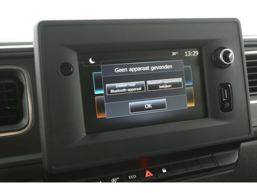 Renault Master T35 2.3 dCi L2H2 180PK Airco Camera Carplay Cruise Navigatie PDC 3 Persoons Elektrpakket ActivLease financial lease