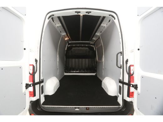 Renault Master T35 2.3 dCi L2H2 180PK Airco Camera Carplay Cruise Navigatie PDC 3 Persoons Elektrpakket ActivLease financial lease