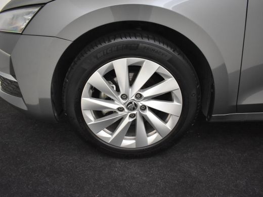 Skoda Octavia Combi 1.5 TSI MHEV Selection | Nieuwe model | Matrix LED koplampen | Keyless | App connect | Park... ActivLease financial lease