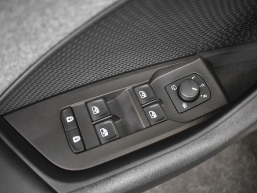 Skoda Octavia Combi 1.5 TSI MHEV Selection | Nieuwe model | Matrix LED koplampen | Keyless | App connect | Park... ActivLease financial lease