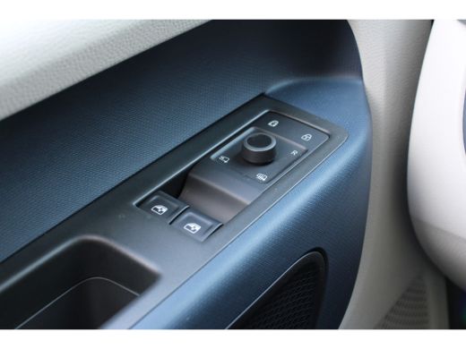 Volkswagen ID. Buzz Volkswagen PRO ADVANTAGE 77 kWh 5 PERS | ELEKTR TREKHAAK | 1E EIGENAAR | ORIGINEEL NL! | 20'' LMV... ActivLease financial lease