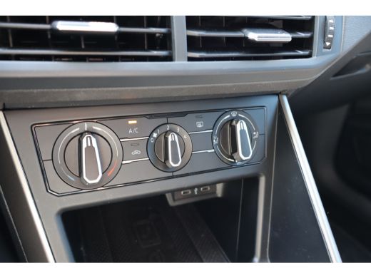 Volkswagen Polo VolkswagenVolkswagen 1.0 TSI R-Line Edition | Navigatiesysteem | Parkeersensor voor en achter | T... ActivLease financial lease