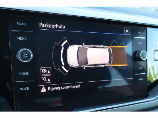 Volkswagen Polo 1.0 TSI R-Line Edition | Navigatiesysteem | Parkeersensor voor en achter | Trekhaak (afneembaar) ActivLease financial lease