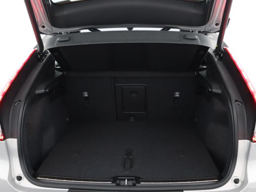 Volvo  C40 Twin Motor Ultimate | Stoel & stuurwielverwarming | Adaptieve cruise control incl. BLIS | Semi Vi... ActivLease financial lease