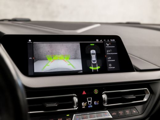 BMW 2 Serie Gran Coupé 218i High Executive M Sport Automaat (PANORAMADAK, M PAKKET, APPLE CARPLAY, HEAD-UP DI... ActivLease financial lease