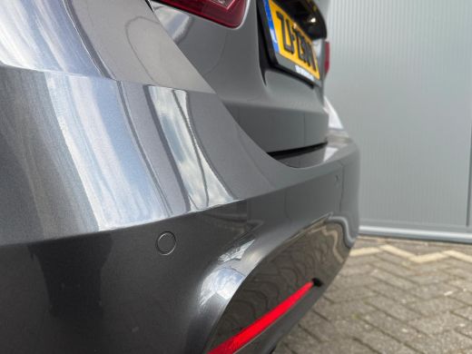 BMW 3 Serie Touring BMW 318i M-Sport Automaat | Leder | Camera | Carplay | Climate | Keyless | Navigatie | Fu... ActivLease financial lease