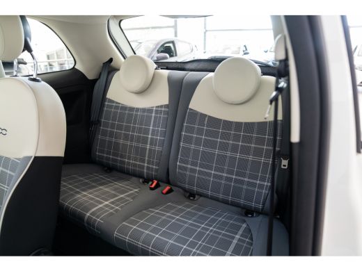 Fiat 500 1.2 Lounge | Navigatie | Parkeersensoren | Lichtmetalen velgen | Airco | ActivLease financial lease