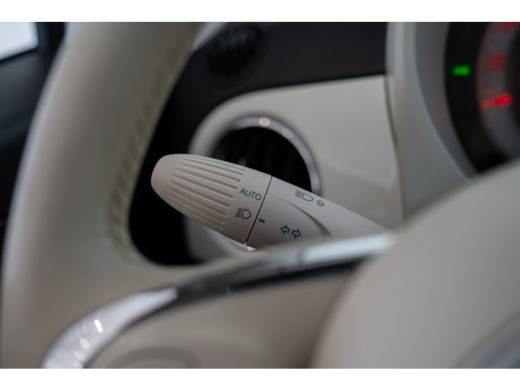 Fiat 500 1.2 Lounge | Navigatie | Parkeersensoren | Lichtmetalen velgen | Airco | ActivLease financial lease