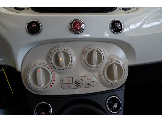 Fiat 500 1.2 Lounge | Navigatie | Parkeersensoren | Lichtmetalen velgen | Airco | ActivLease financial lease