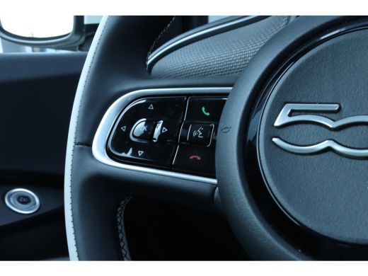 Fiat 500 Fiat La Prima 24 kWh | Adaptieve Cruise | Pano | Leder | Stoelverwarming | Camera | JBL Audio | N... ActivLease financial lease